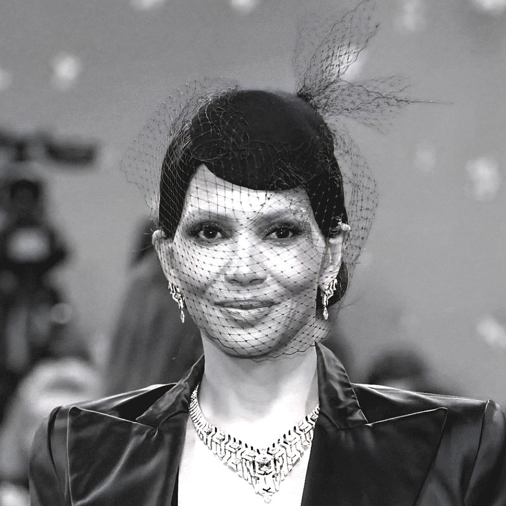 Exquisite Simple Elegance Black Dotted Lace Veil Fascinator a Celebrity Favorite